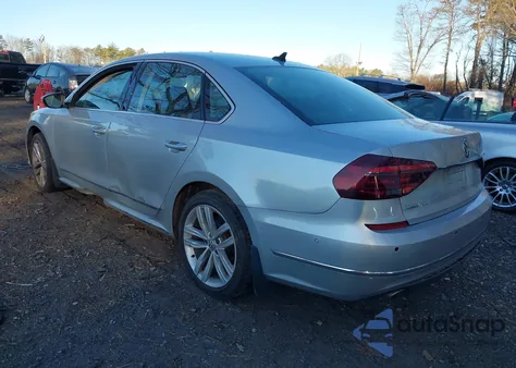 2018 Volkswagen Passat 2.0T Sel Premium из США, поврежденный, VIN 1VWCA7A31JC023795